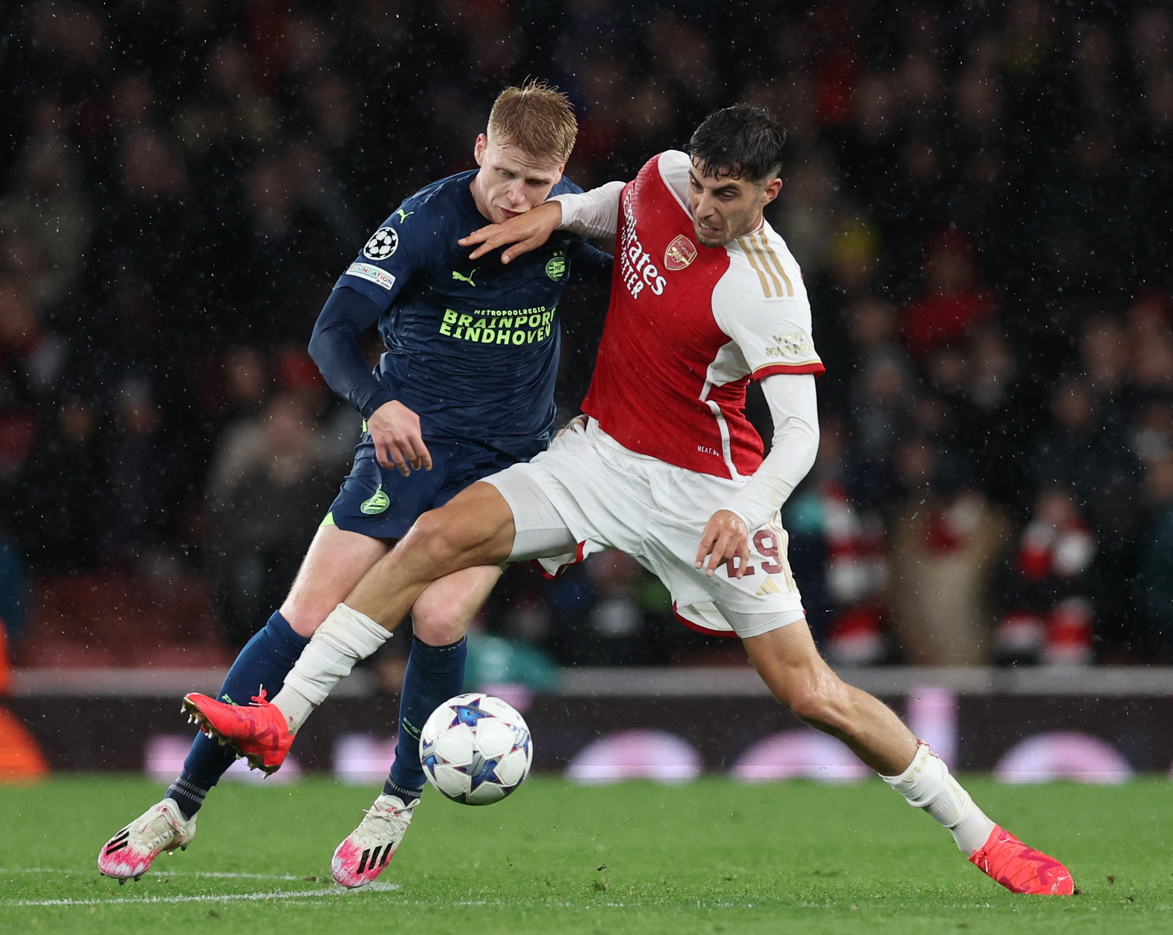 psv-eindhoven-vs-arsenal-0045-13-12-132477.jpg